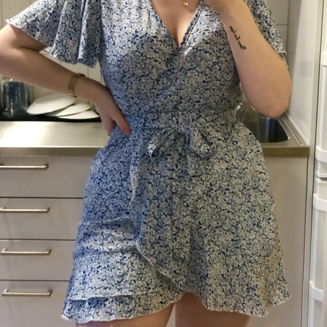 Ljusblå blommig Klänning  - 91