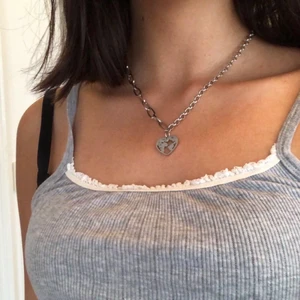 Coolt halsband - Aldrig använt och är i fint skick! :) (inte äkta silver!)