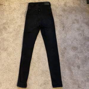 Svarta Molly jeans, skinny från GinaTricot💖