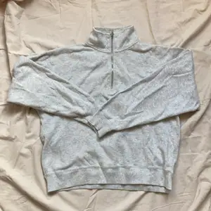 Grå half zip från Brandy Melville - One Size, ca S