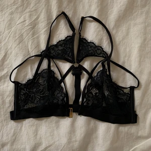 Spets bralette  - Spets bralette från Hunkemöller i storlek L. Passar mig som vanligtvis är storlek M och har C/D kupa. Säljer för 30kr 💘