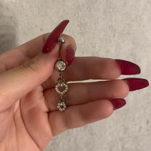 Navelpiercing - Jättefin navelpiercing som tyvärr aldrig kommit till användning.