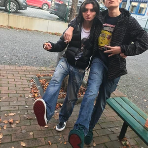 FitPick på Komso Lupo Jeansen  - Det är budgivning på dessa. KOLLA PÅ DEN ANDRA ANNONSEN, jag har inget måttband förlåt, är 168 & byxorna sitter bra på mig, kommer sitta bättre på nån längre men om man gillar baggy så är det fett