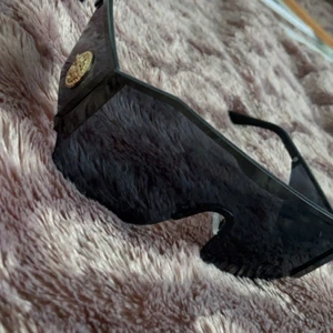 Versace solglasögon - Säljer dessa för 500kr 