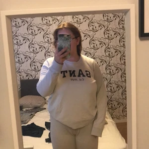 Tröja från Gant - Äkta tröja från Gant, liten storlek L. Köpt för 800kr, säljer för 100kr+frakt