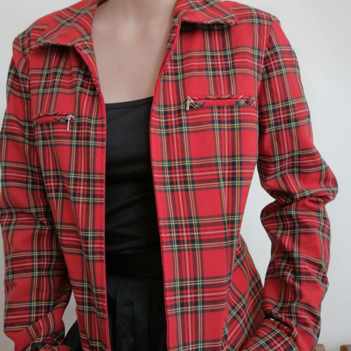 Skotskrutig röd jacka  - 90