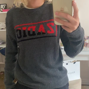 Zadig tröja - INTRESSE KOLL.  Zadig tröja som har användas fåtal gånger därför kanske vill sälja💗köpte för 800 kr, just nu ligger budet på 500 skriv om nån vill lägga bud💗