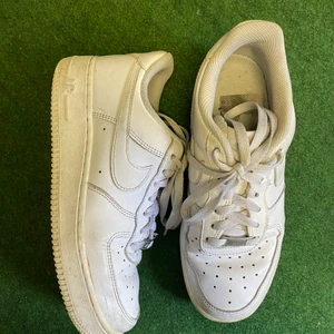 Nike air force - Nike air force, favvis skorna!! Säljer då jag köpt ett par nya <3