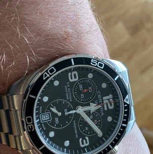 Certina DS Action Chrono ny - Certina DS Action, Herrklocka, Urtavla Svart, Glas Antireflexbehandlat Safirglas Diameter 43 mm, Rostfritt, Armband Rostfritt stål Klassifikation 30 BAR Urverk Analog Quartzverk. Säljer för vill köpa den i titanium.