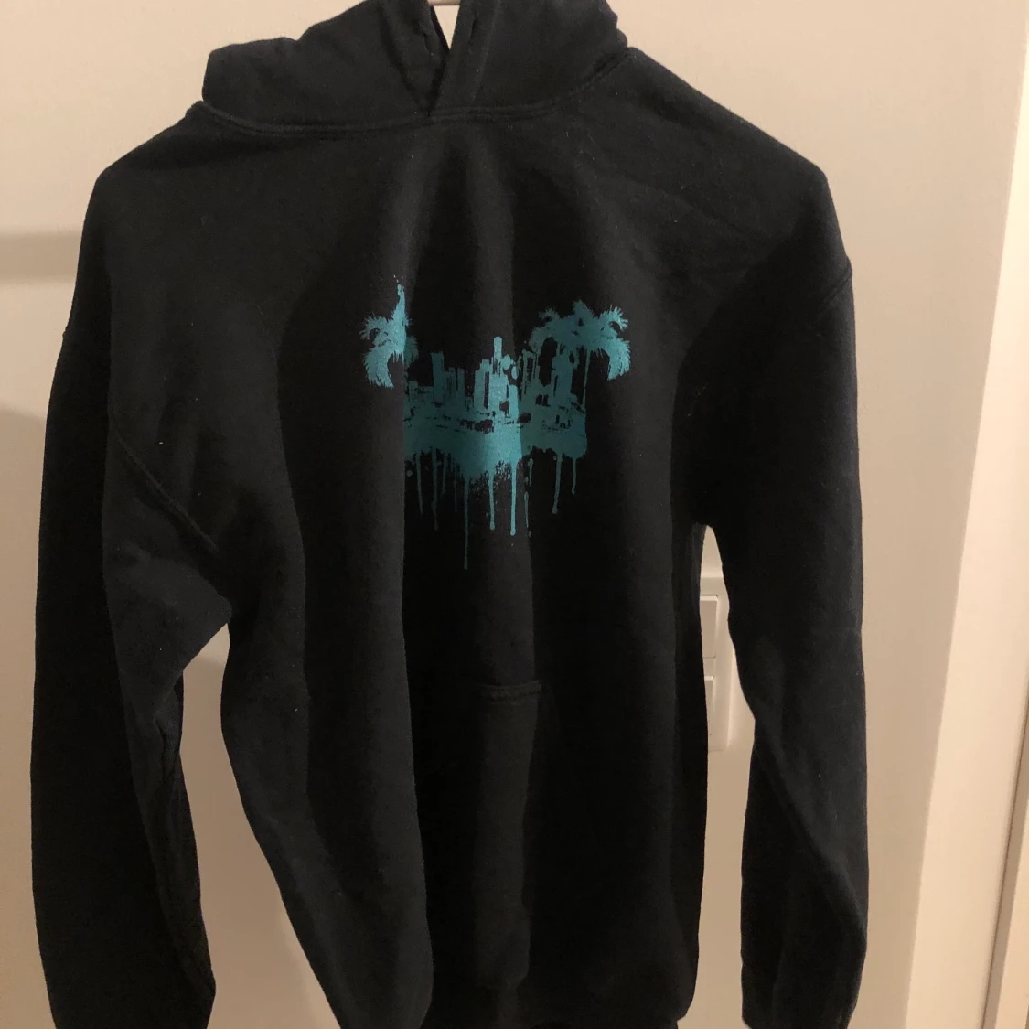 Tjocktröja med tryck 