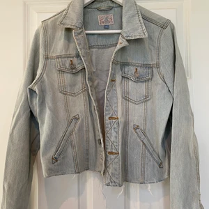 Jeans jacka  - Köpt second hand jätte fin storlek M
