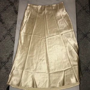 White long yellow skirt - Great condition, 60 kr + shipping 💓