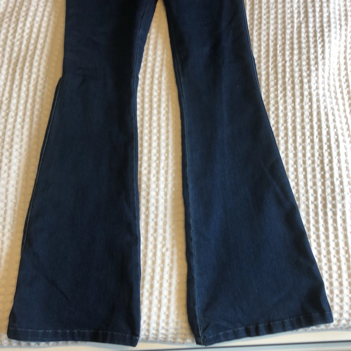 Boot cut jeans. - 90