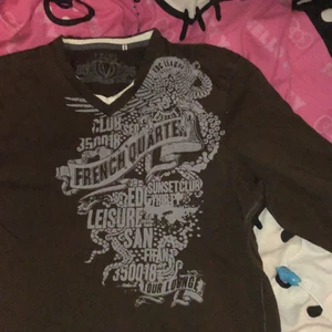 långärmad tröja - skitcool långärmad tröja från edc som tyvärr inte passade mig så bra! i använt men bra skick! den är i herrstorlek L