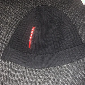 Prada mössa - Väldigt bra skick