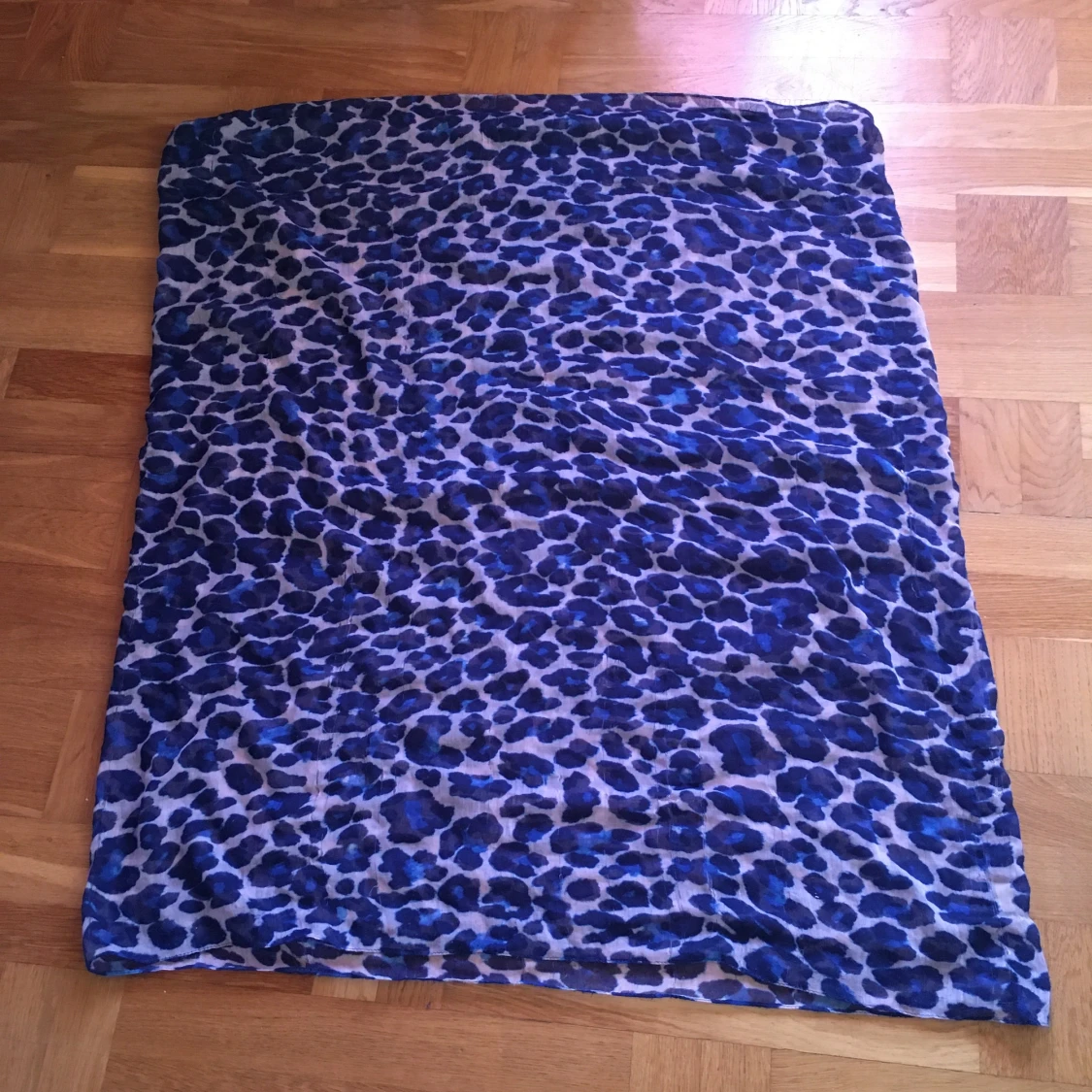 Blå-lila leoscarf 30kr - 90