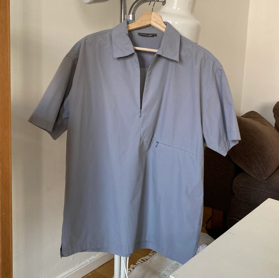 ljusblå/grå tshirt-skjorta