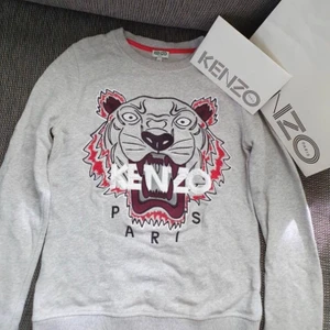 Kenzo tjocktröja  - Påse tillkommer. Äkta, köpt av tidigare ägare. Fint skick och har inga defekter. Frakt står köpare för 🤎