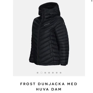 Peak performance jacka - Säljer min helt nya peak performance jacka i storlek M men passar alla storlekar, helt oanvänd och säljer pga fel storlek, hör gärna av er och skrive ett pris som passar er så kommer vi överens om en lämplig summa💕