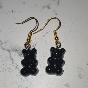 Örhängen  - Nickelfria, 30kr/par eller 2 par för 50kr