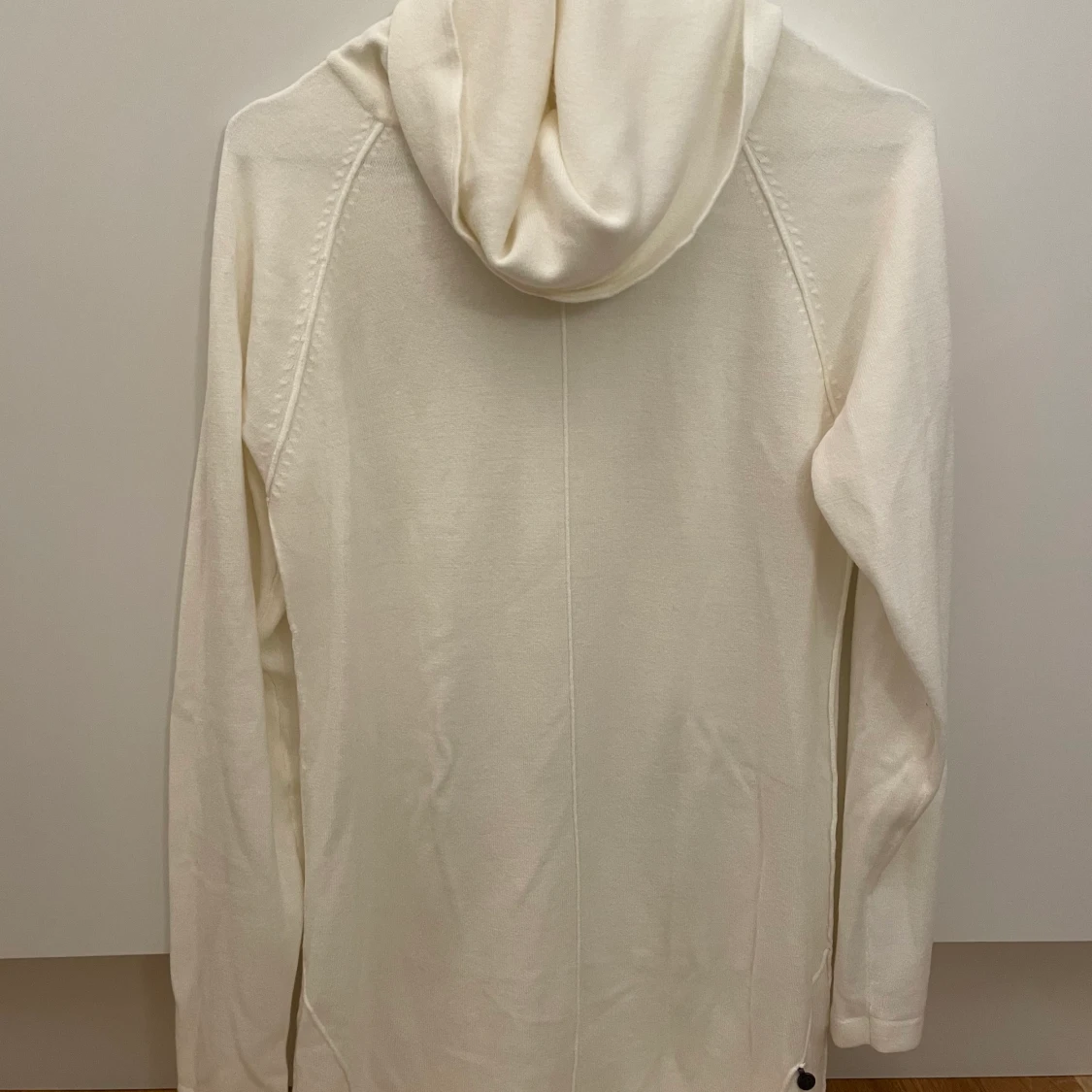 Grädd vit polo tröja lång passform