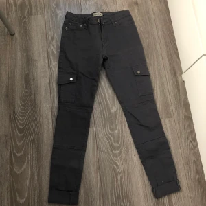 Byxor NYA - Oanvända! Storlek S, sitter tight