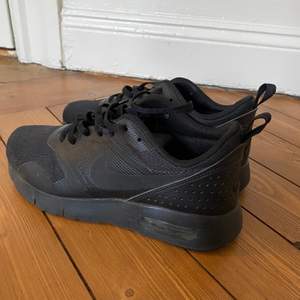 Skor från Nike som oanvända 