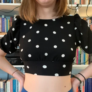 Topp - Skitsnygg topp i najs 70-tals vibe, perfekt till sommaren💕💕