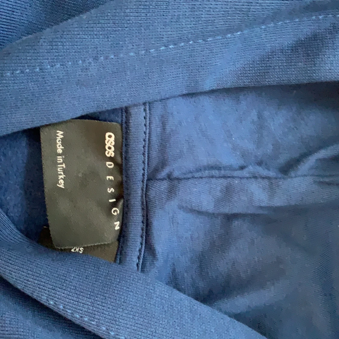 Blå hoodie från asos  - 90