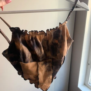 Shein topp - Aldrig använd, lite förstor för min smak💕