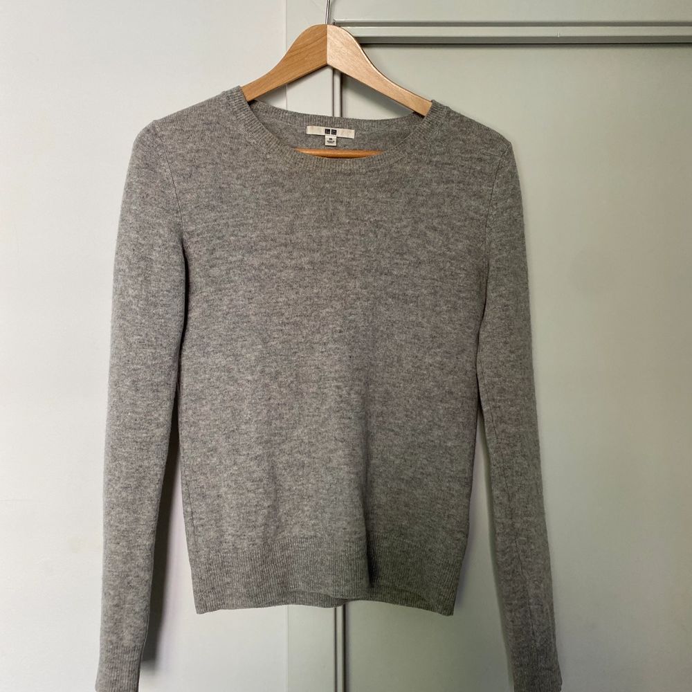 Från Kashmirtröja från uniqlo storlek xs 💕. Tröjor & Koftor.