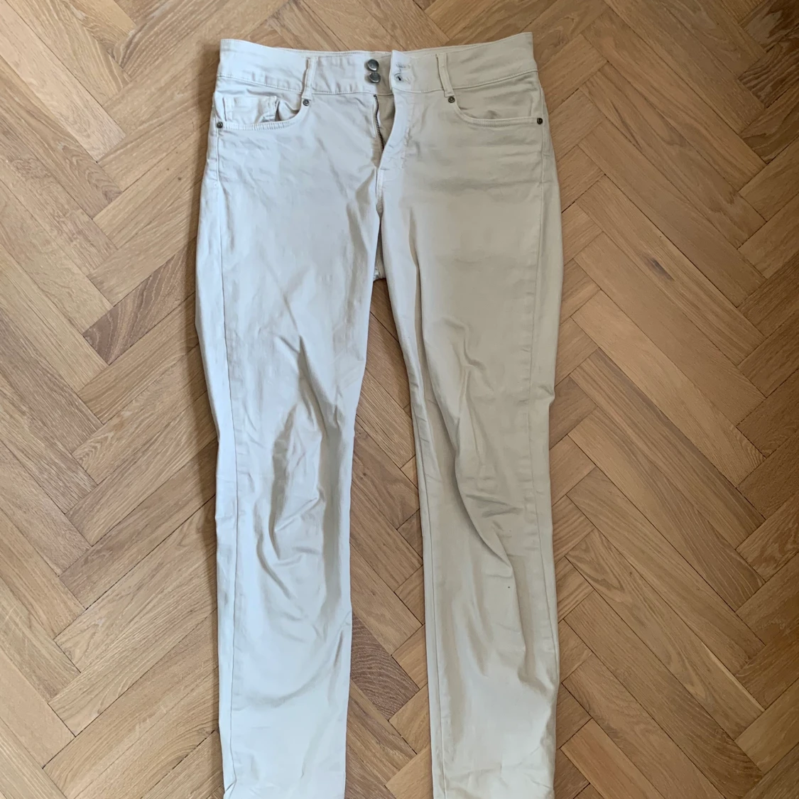 Vit/Beige Byxor - 90