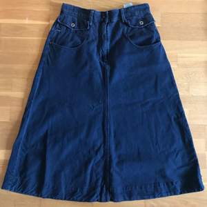 Midi jeans indigo skirt from G-Star. In perfect condition, only worn once. Retails for about 600 SEK.