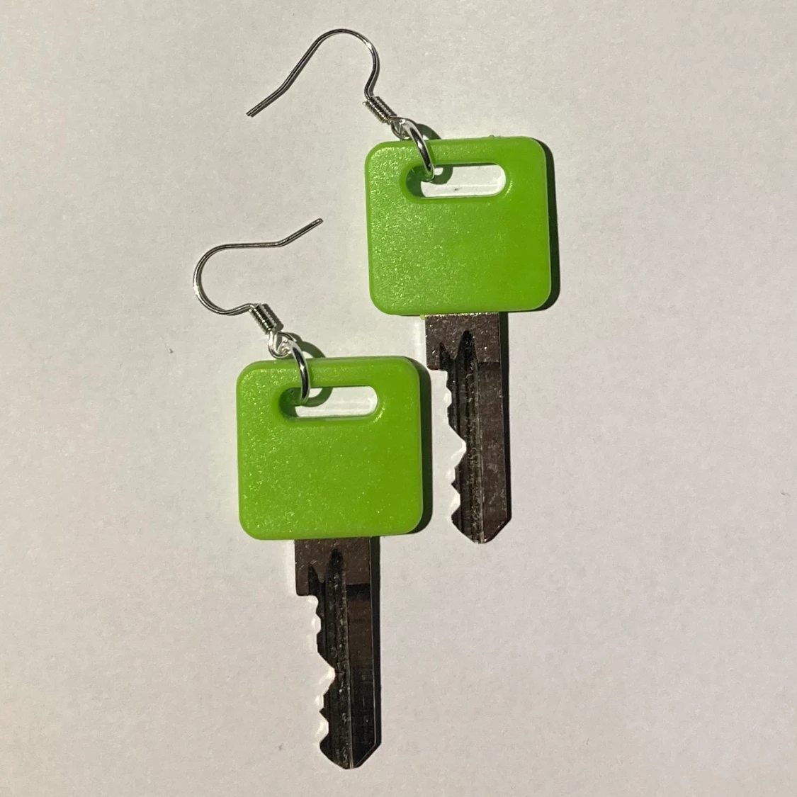 key earrings green