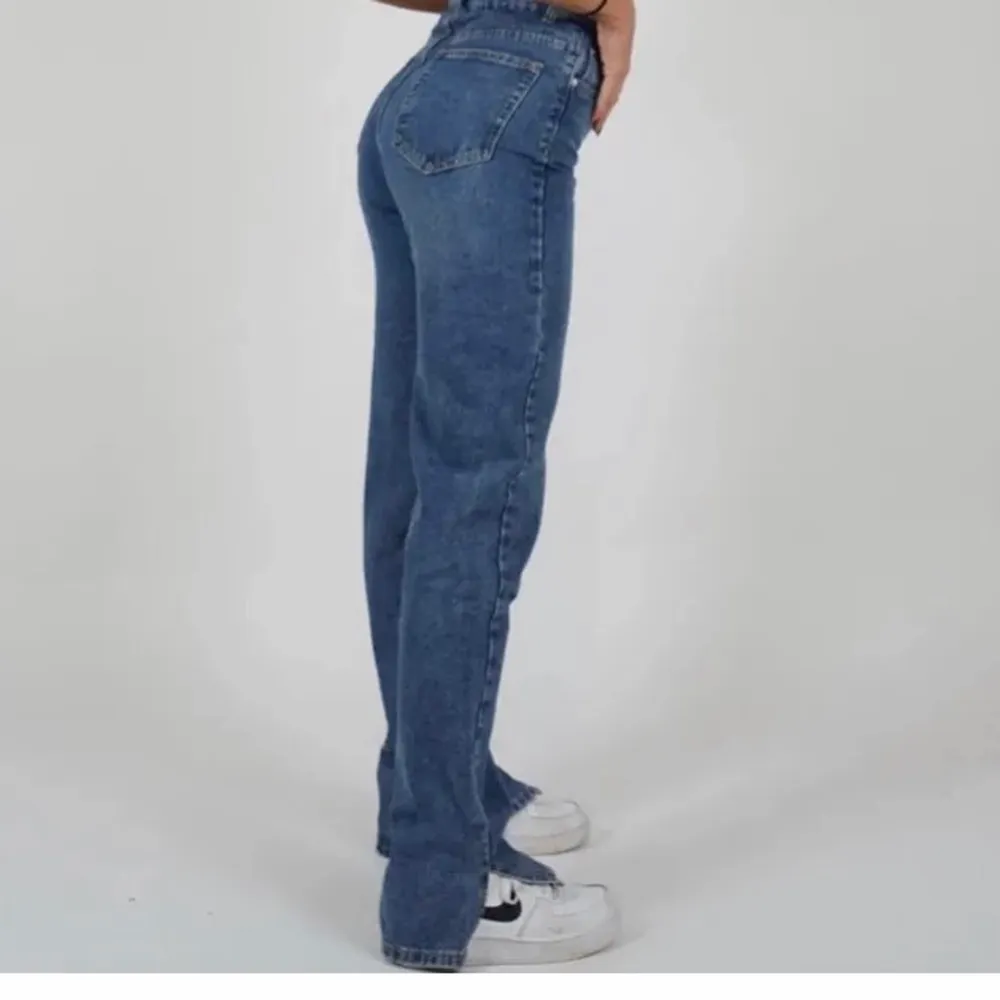 Super snygga jenans från venderbys som tyvärr inte passade mig. Jeansen är endast använda en gång. Köpte jeansen för 700kr ink frakt ☺️. Jeans & Byxor.