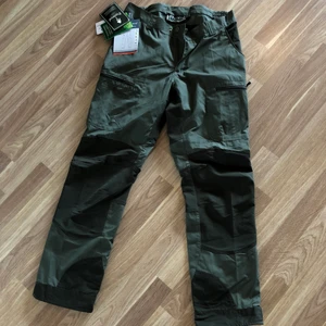 Pinewood byxa - Storlek D100, aldrig använda! 