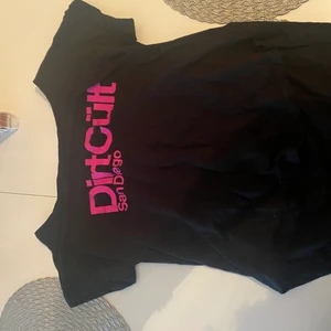 DIRTCULT - Säljer min dirtcult tröja för jag använder aldrig den. köpte för 349. ❤️ 