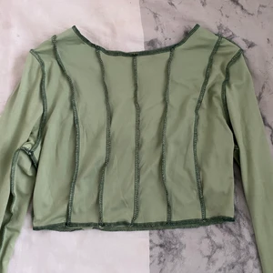 Grön topp - En grön topp som jag endast använt en gång. Köpare står för frakt 💚