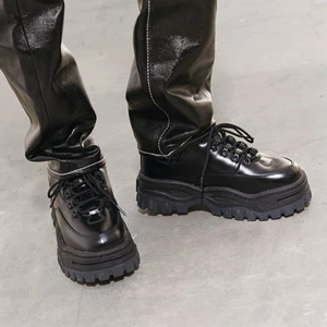 Eytys Angel 37 - skitcoola chunky sneakers från Eytys (Angel) i storlek 37 (kan även funka för 37.5) 😩 köpta under veckan men passar tyvärr inte mig så bra så i princip oanvända (låda och dustbag finns ofc) 🥲🥲 orginalpriset är 2800kr och de är utsålda nu i 37 på hemsidan!! pris: 1000kr exklusive frakt men kan mötas upp med🥰