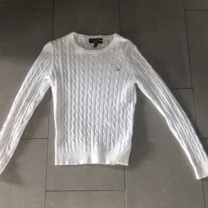 söt gant topp storlek S/M⚡️ - säljer nu denna söta lite vintage gant tröjan då den inte längre används bra skick storlek S/M💖⚡️🤍