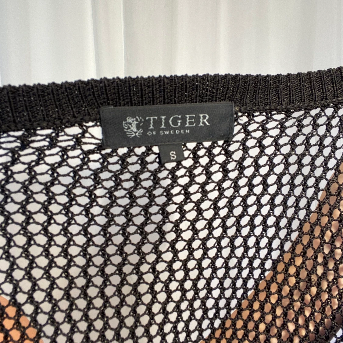 Svart virkad tröja - 90