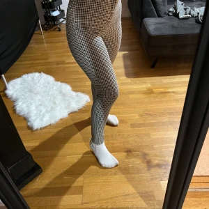 Jeans i fint skick  - Riktigt fina byxor som formar kroppen . 