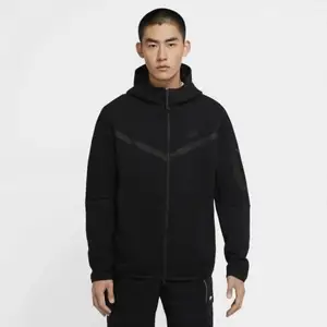 Nike tech fleece i färgen svart i storlek M. Köpt på Zalando. Fantastiskt skick