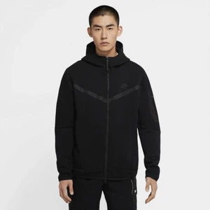 Nike Tech Fleece - Nike tech fleece i färgen svart i storlek M. Köpt på Zalando. Fantastiskt skick