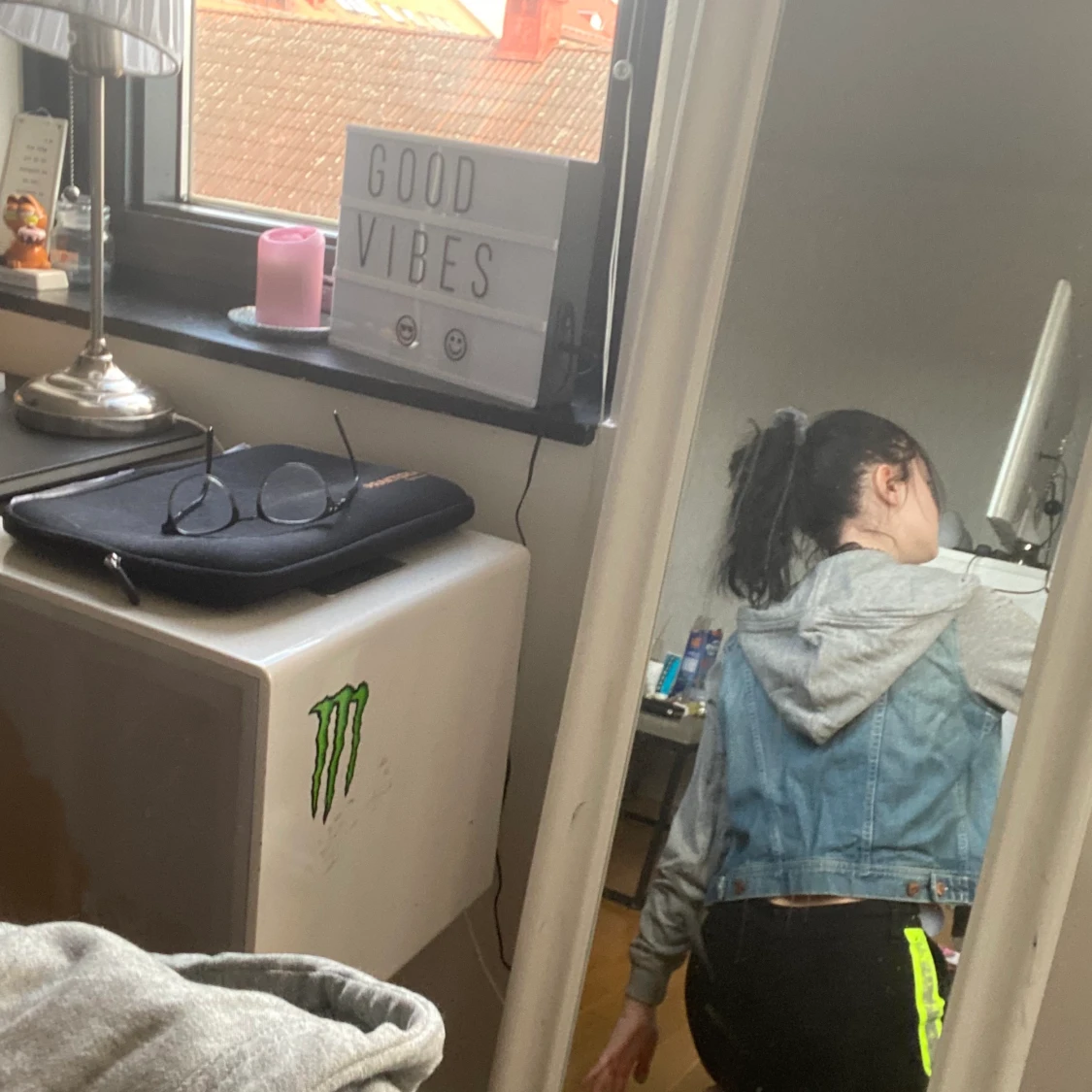 Jeans/Hoodie jacka  - 90