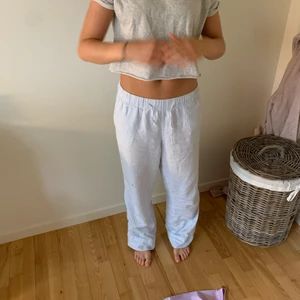 Croppad t-shirt  - Snygg croppad t-shirt nu till sommaren