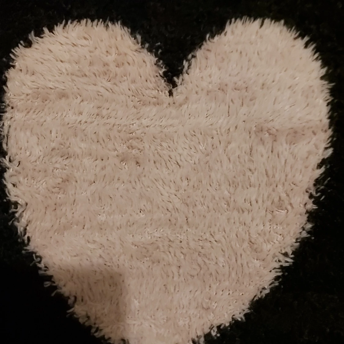 Lurvig svart/rosa tröja - 91