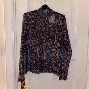 Meshtopp  - Oanvänd meshtopp från other storys! Skit fin!! 