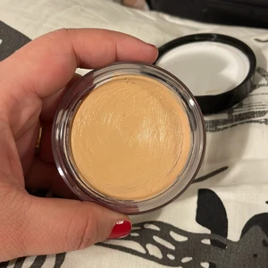 Makeup - For oily skin, sell it because I have dry skin. Not good for my skin. Use twice only 