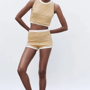 Set från zara - Använt fåtal gånger. Det är från zara 🌈